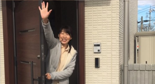 家族を見送り